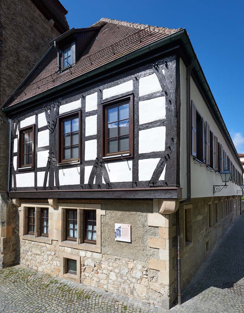Sanierung Dekanat Bad Urach. Bauhar 1420, enge Zusammenarbeit mit dem Landesdenkmalamt