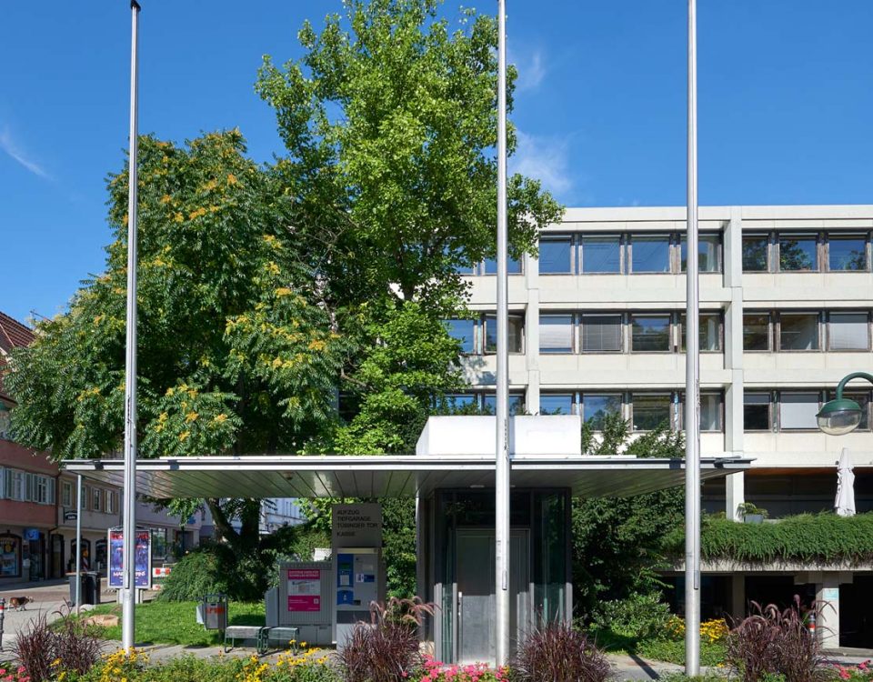 Aufzug Tübinger Tor, behindertengerechter Aufzug, Gründung im anstehenden Grundwasser, wasserdichte Anschlüsse an bestehendes Gebäude