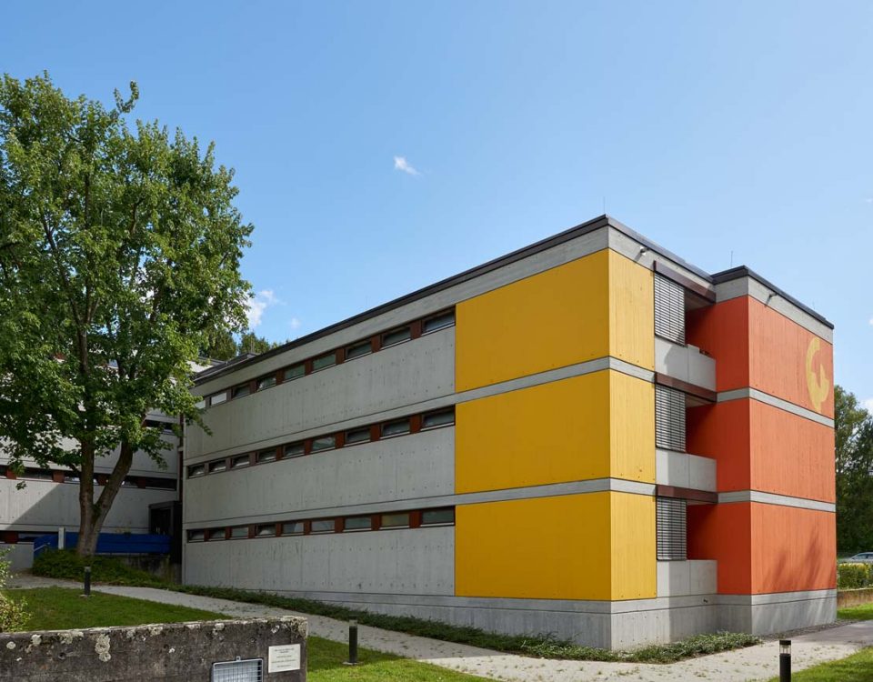 Johannes-Wagner-Schule BA II, Kindergarten, Hauptschule, Realschule, Schwerbehindertenschule, Schwimmbad, Internatsgebäude, Grundinstandsetzung und Brandschutzsanierung mit Betonsanierung